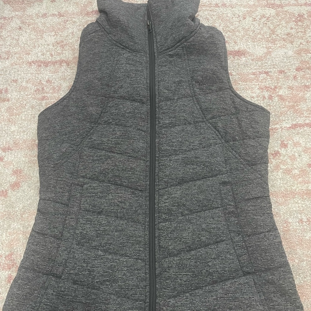 North Face Quilted Vest - size M (excellent condition)